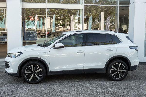 2026 Volkswagen Tiguan 150TSI eHybrid Elegance SUV Image 3