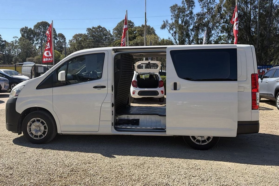 2020 Toyota HiAce GDH300R  Van Image 9