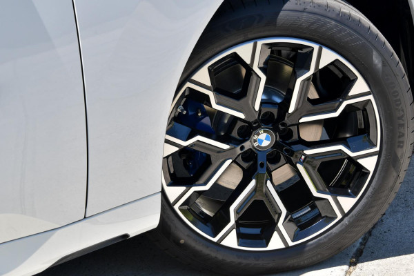 2025 BMW X3 G45 30e xDrive SUV image 28