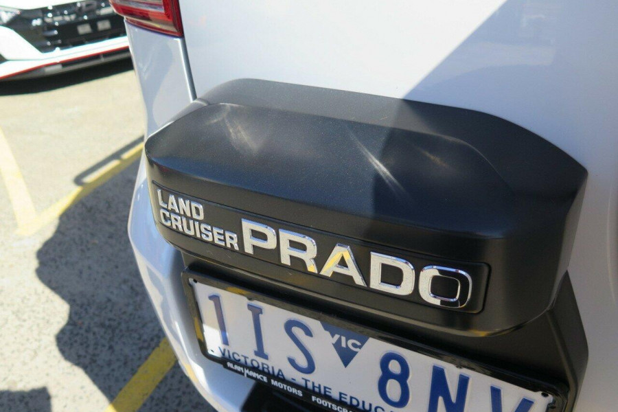 2016 Toyota LandCruiser Prado GDJ150R GXL SUV Image 13