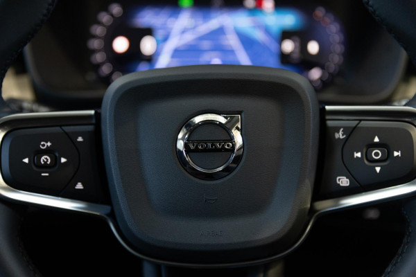 2025 MY26 Volvo XC40 XZ Plus B4 SUV Image 18