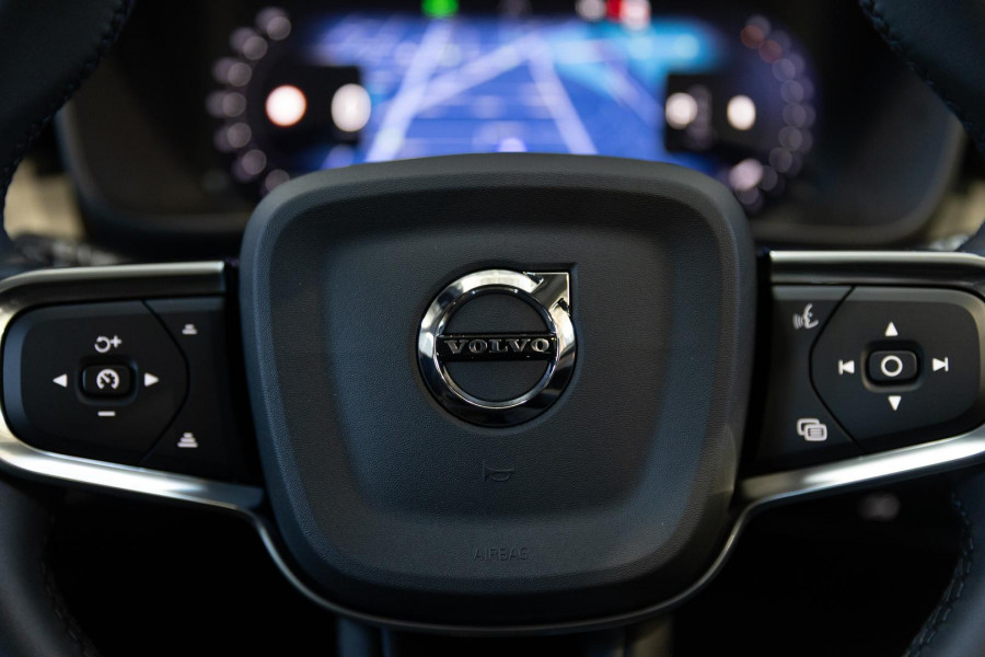2025 MY26 Volvo XC40 XZ Plus B4 SUV Image 18