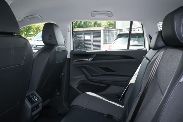 2025 Volkswagen Tayron R4 110TSI Life SUV Image 9