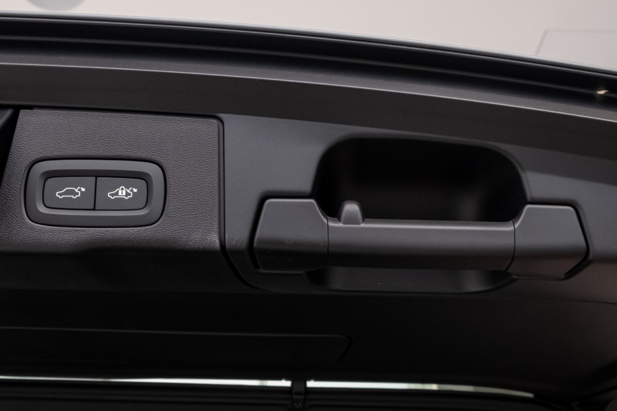 2025 Volvo XC60 UZ Plus B5 SUV Image 19