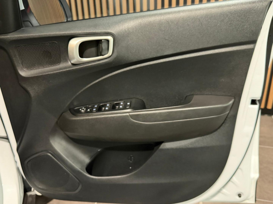 2020 Hyundai Venue QX Active SUV Image 11