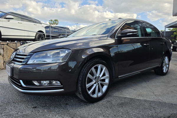 2012 MY12.5 Volkswagen Passat Type 3C 125TDI Highline Sedan Image 3