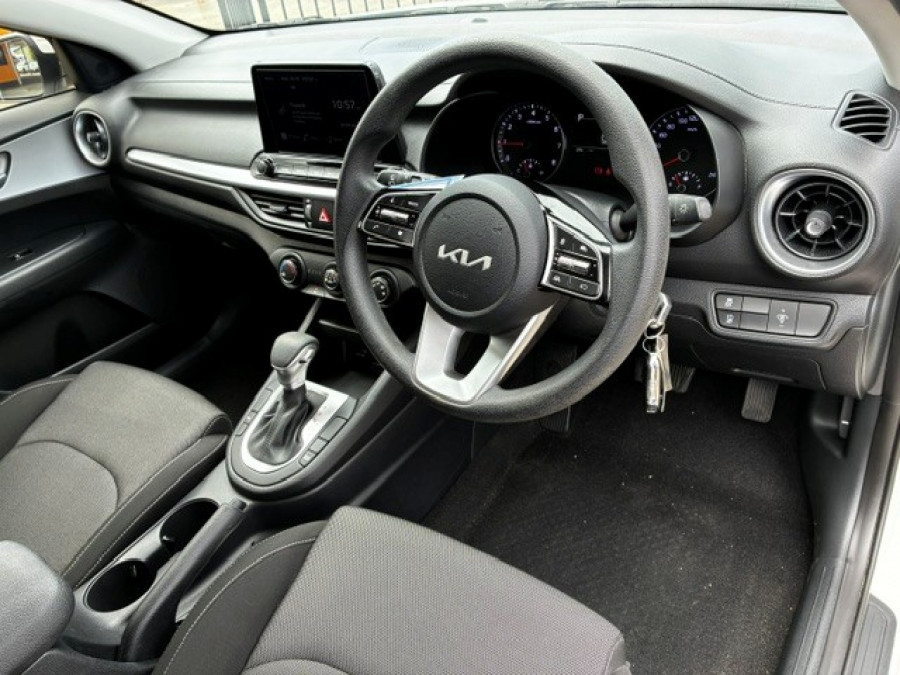 2023 MY24 Kia Cerato BD S Hatch Image 16