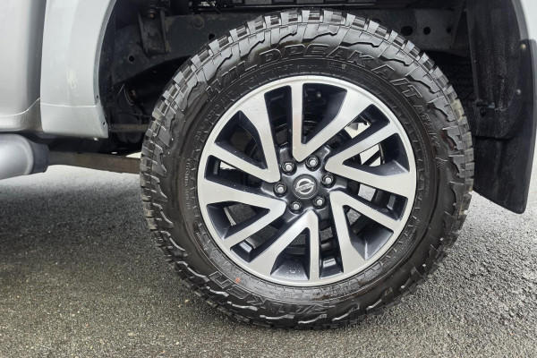 2015 Nissan Navara D23 ST Dual Cab Pickup Image 11