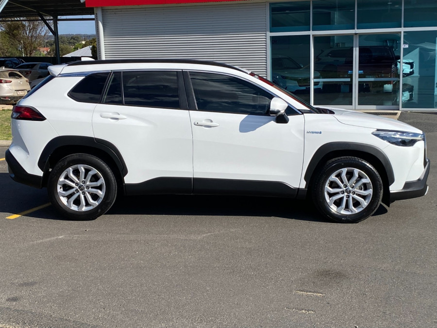 2023 Toyota Corolla Cross MXGA10R GXL SUV Image 8