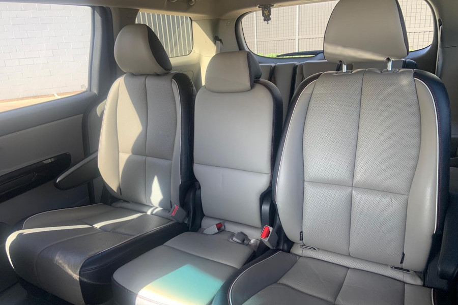 2020 Kia Carnival YP SLi Van Image 21