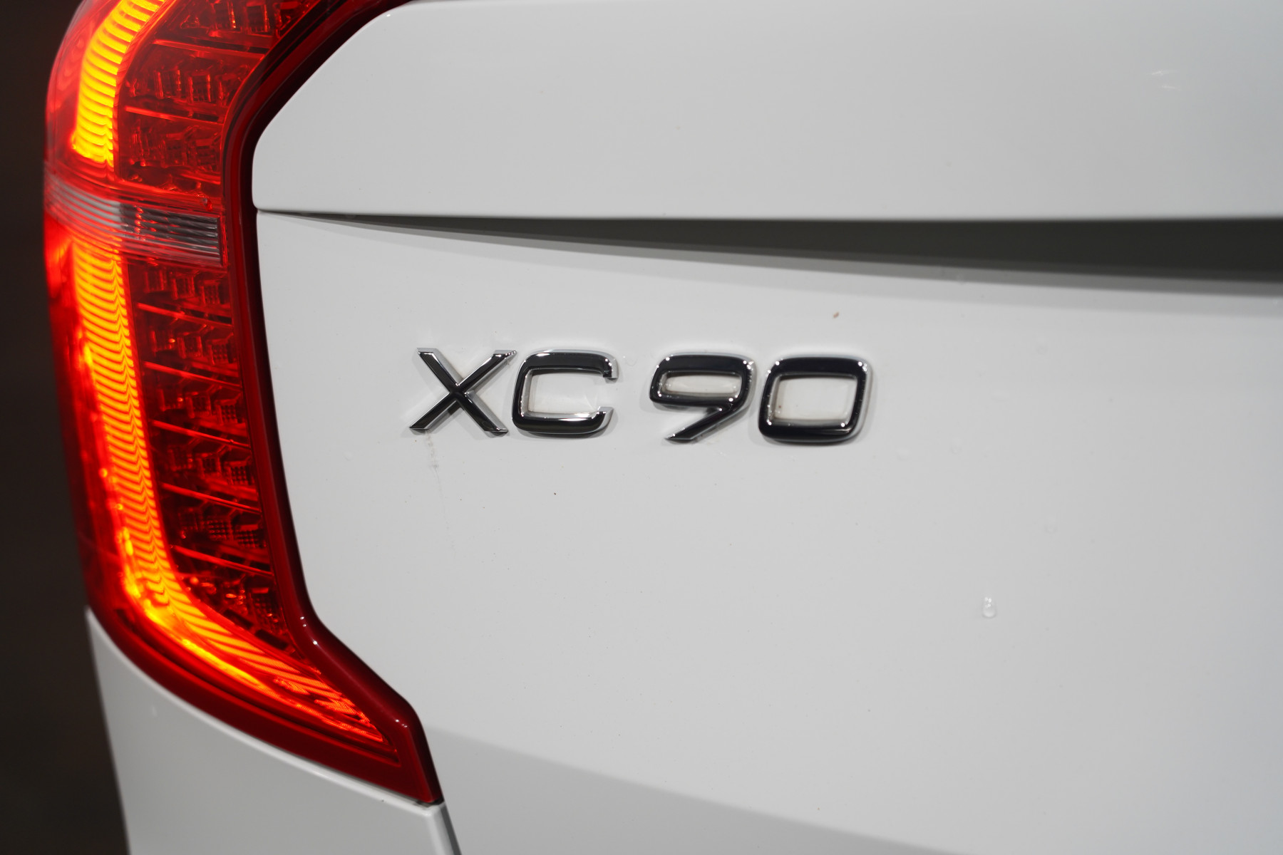 2020 Volvo XC90 T6 R-Design (Awd) SUV Image 9