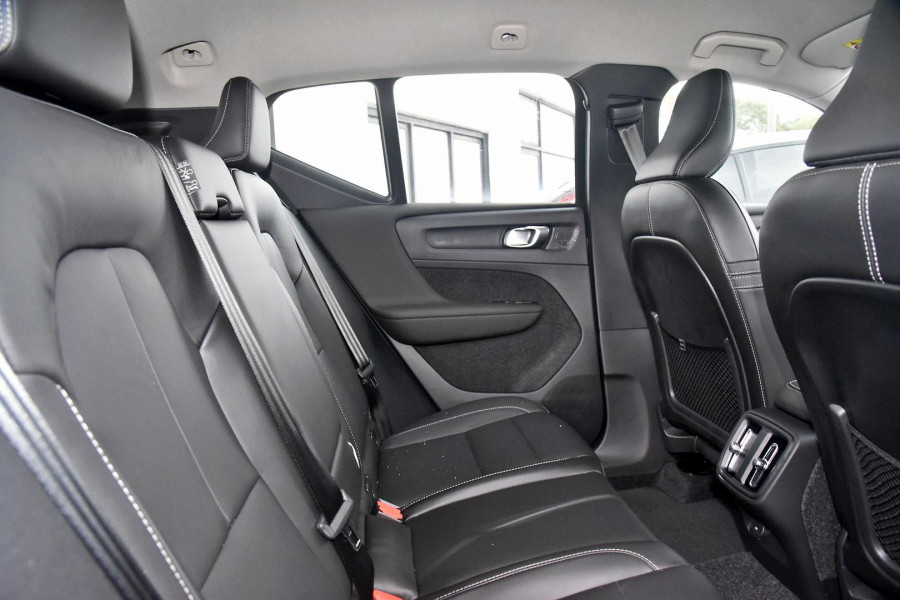 2024 MY25 Volvo XC40  Plus B4 SUV Image 10