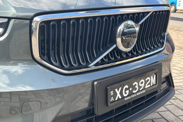 2026 Volvo XC40 XZ Ultra B4 Bright SUV Image 15