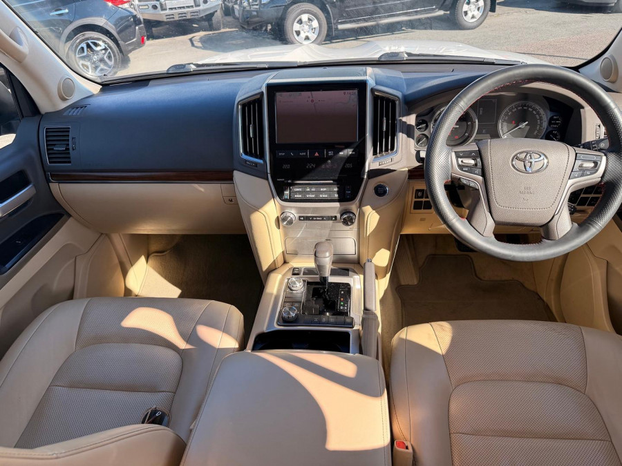 2016 Toyota LandCruiser VDJ200R VX SUV Image 17