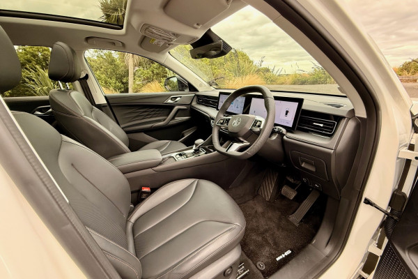 2025 MG HS AS33H Essence Hybrid+ SUV Image 9