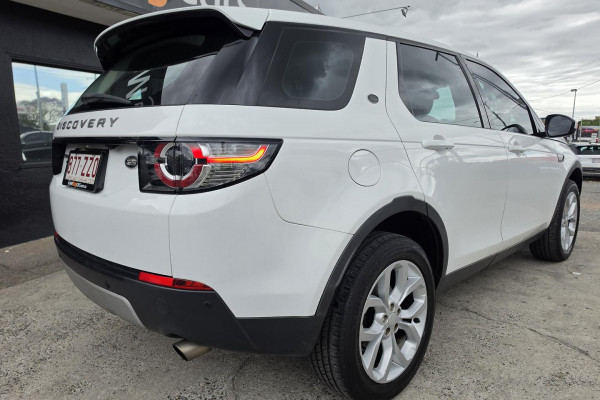 2017 Land Rover Discovery Sport L550 TD4 HSE SUV Image 9