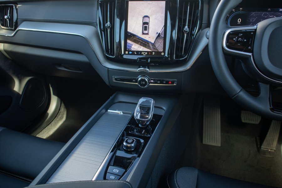 2025 Volvo XC60 UZ Ultra T8 Plug-In Hybrid SUV Image 12
