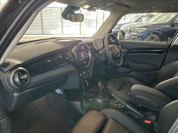 2023 MINI Cooper F55 LCI-2 S Classic Hatch image 26