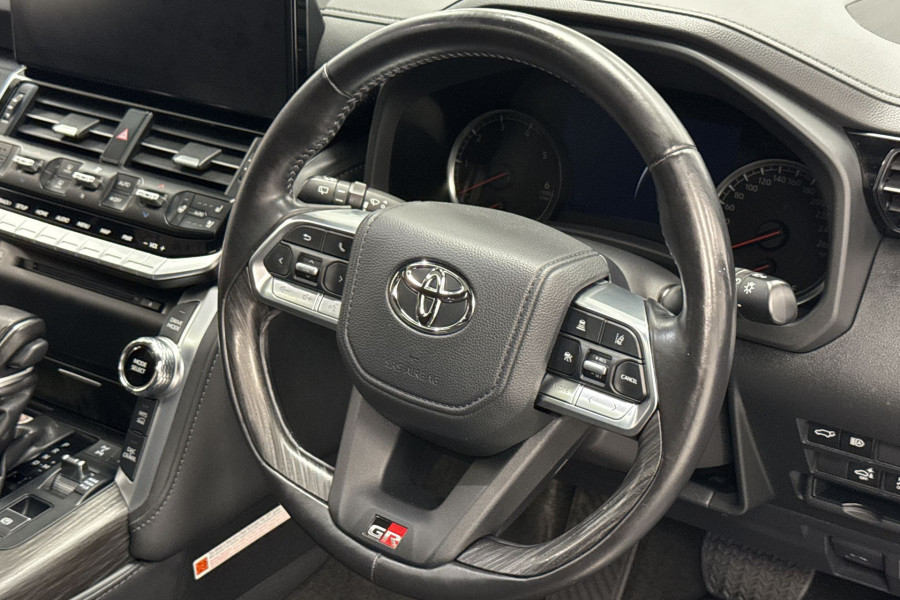 2023 Toyota LandCruiser FJA300R GR Sport SUV Image 18