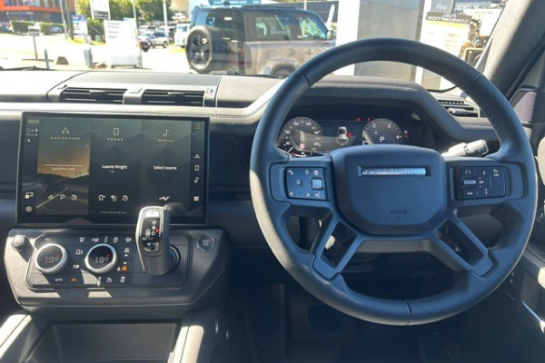 2025 MY26 Land Rover Defender L663 110 D350 X-Dynamic SE SUV Image 16