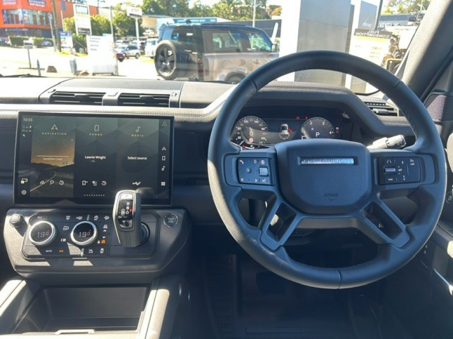 2025 MY26 Land Rover Defender L663 110 D350 X-Dynamic SE SUV Image 16