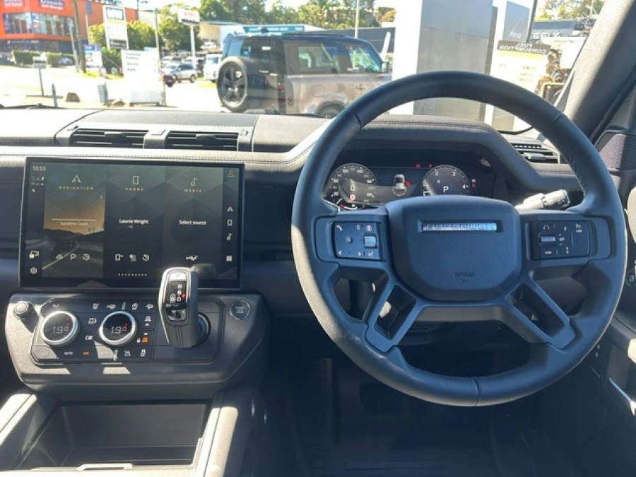 2025 MY26 Land Rover Defender L663 110 D350 X-Dynamic SE SUV Image 16