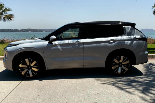 2025 Mitsubishi Outlander ZM Exceed Tourer SUV Image 8