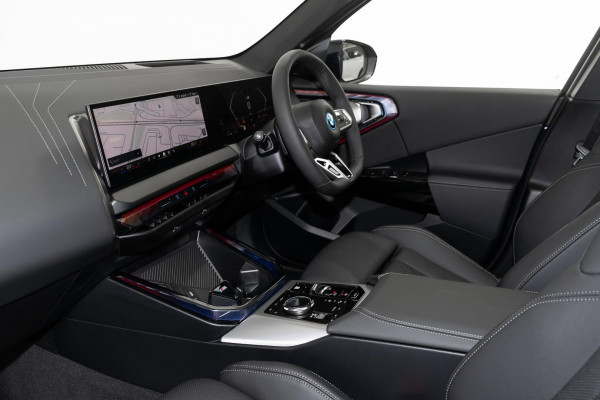 2026 BMW X3 G45 30e xDrive SUV image 8