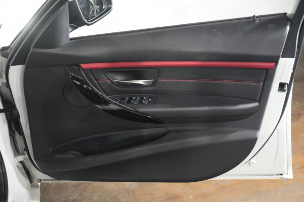 2018 BMW 3 Series 20d Sport Line Sedan Image 29
