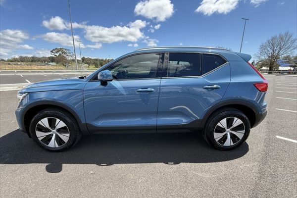 2023 Volvo XC40 XZ Plus B4 SUV Image 7