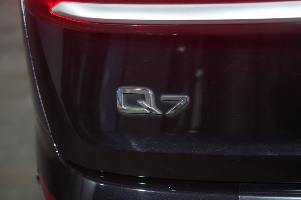 2021 Audi Q7 4M 50 TDI S Line SUV image 9