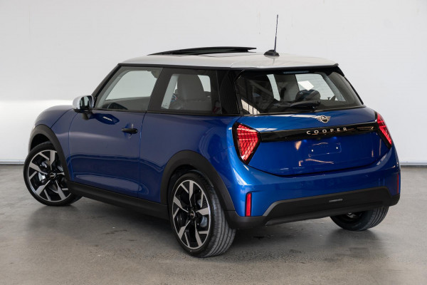 2025 MINI Cooper F65 C Classic Hatch image 2