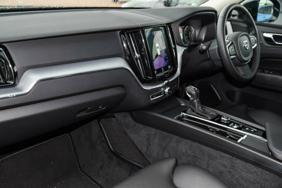 2019 MY20 Volvo XC60 UZ MY20 T5 AWD Momentum Suv Image 8