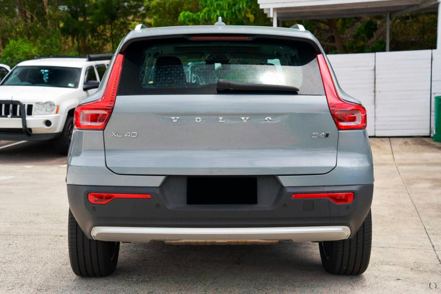 2025 MY26 Volvo XC40 XZ Ultra B4 Bright SUV Image 3