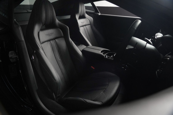 2022 Aston Martin Vantage Coupe Image 32