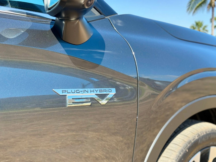 2024 Mitsubishi Outlander ZM PHEV Exceed SUV Image 5