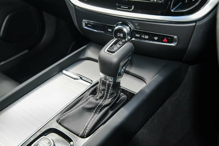 2019 MY20 Volvo S60 Z Series T5 R-Design Sedan Image 21