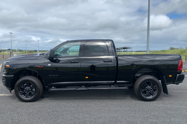 2025 Ram 2500 DJ Laramie Dual Cab Image 4