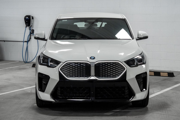 2024 BMW iX2 U10 xDrive30 M Sport SUV image 4