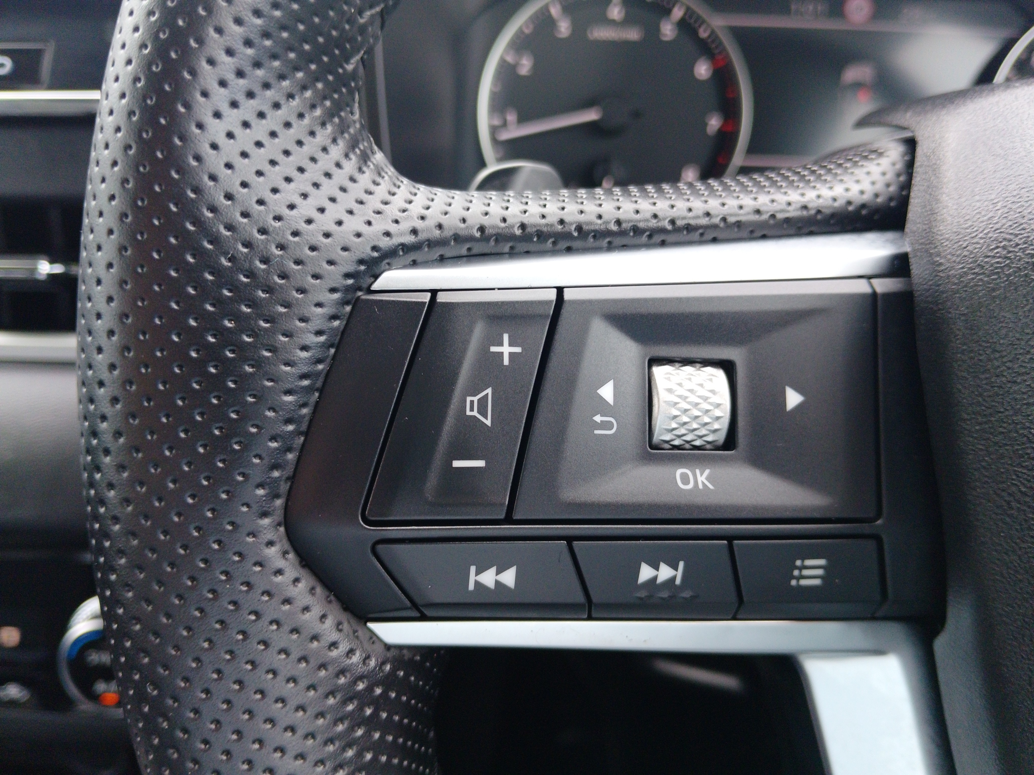 2023 MY24 Mitsubishi Outlander ZM LS SUV Image 23