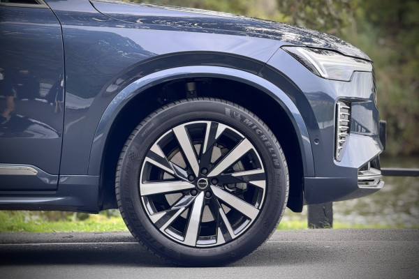 2025 Volvo XC90 L Series Ultra B5 Bright SUV Image 8
