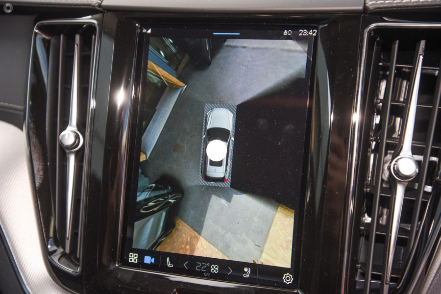 2023 Volvo XC60  Ultimate B5 Bright SUV Image 13