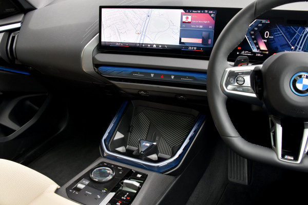 2026 BMW X3 G45 30e xDrive SUV image 7