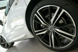 2018 MY19 Volvo XC60 UZ D5 R-Design Suv