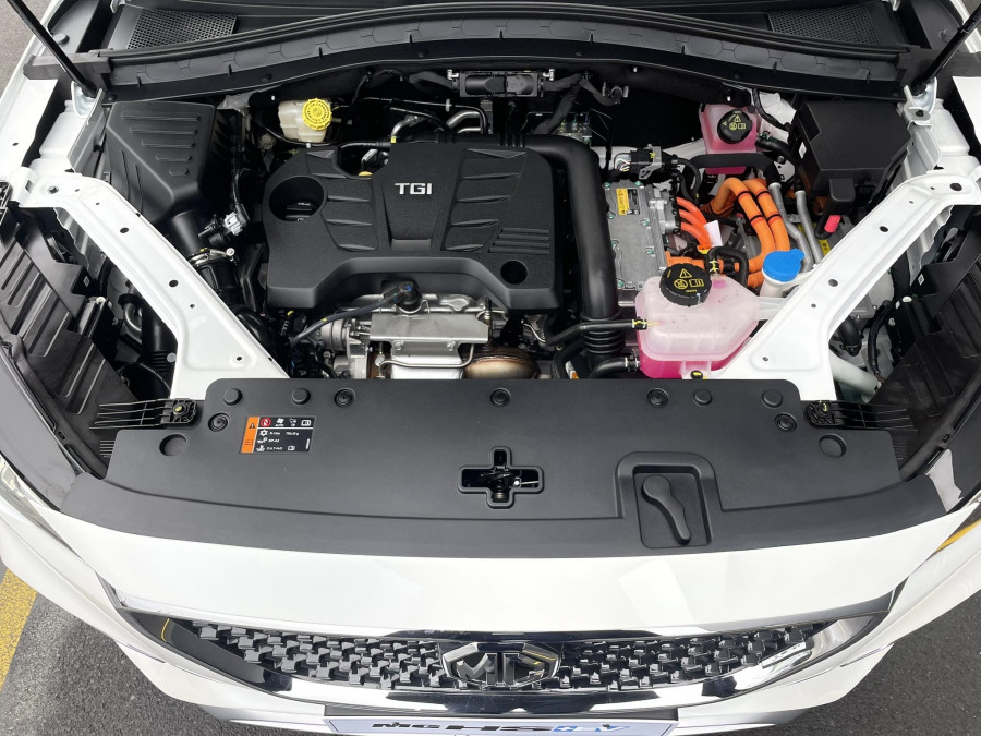 2025 MG HS Plug-in Hybrid Essence SUV Image 10