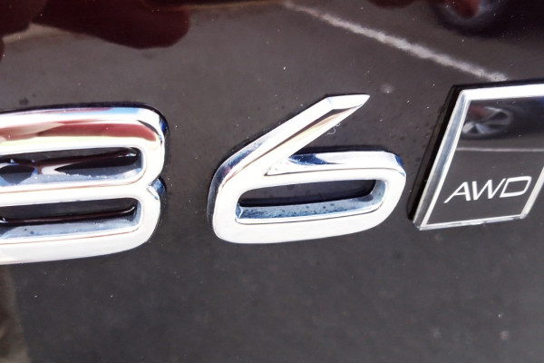 2021 MY22 Volvo XC60 UZ B6 R-Design SUV Image 12