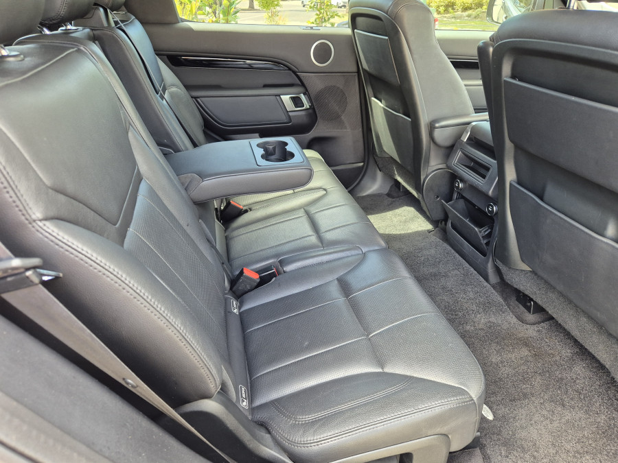 2017 Land Rover Discovery Series 5 SE SUV Image 18