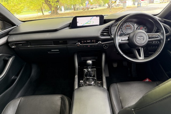 2022 Mazda 3 BP Series G20 Touring Hatch Image 4