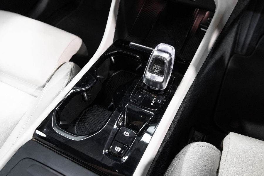 2022 Volvo XC40 T4 Inscription Petrol AWD SUV Image 15