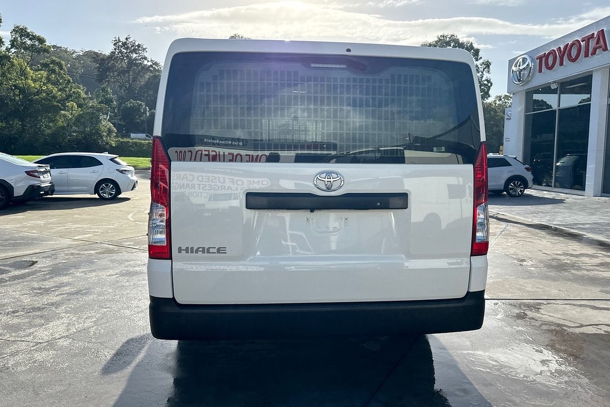 2022 Toyota HiAce GDH300R  Van Image 18